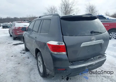 2012 Toyota Highlander Base V6 z USA, uszkodzony, nr VIN 5TDBK3EH6CS115710